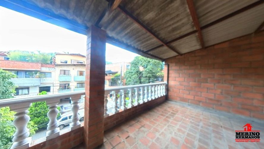 Casa de 4 alcobas en venta en Belén Fatima, Medellín, 260 m² · foto 9 de 24