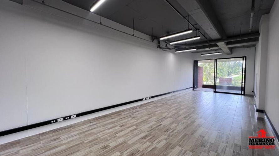 Oficina en arriendo en El Poblado, Medellín, 64 m² · foto 2 de 19