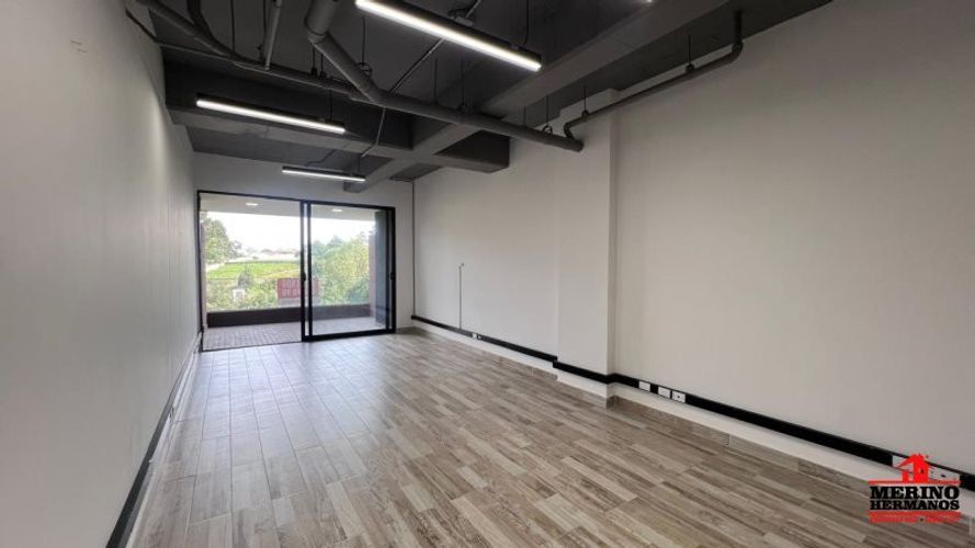 Oficina en arriendo en El Poblado, Medellín, 64 m² · foto 3 de 19