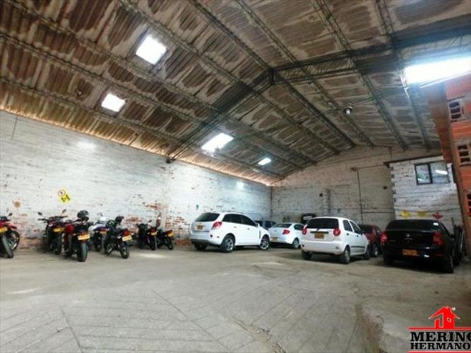 Bodega en venta en San Gabriel, Itagüí, 1324 m² · foto 4 de 8
