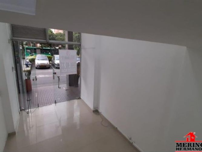 Local en arriendo en Los Colores, Medellín, 32 m² · foto 5 de 12