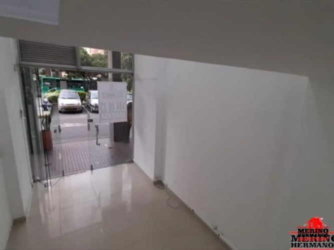 Local en arriendo en Los Colores, Medellín, 32 m² · foto 6 de 12