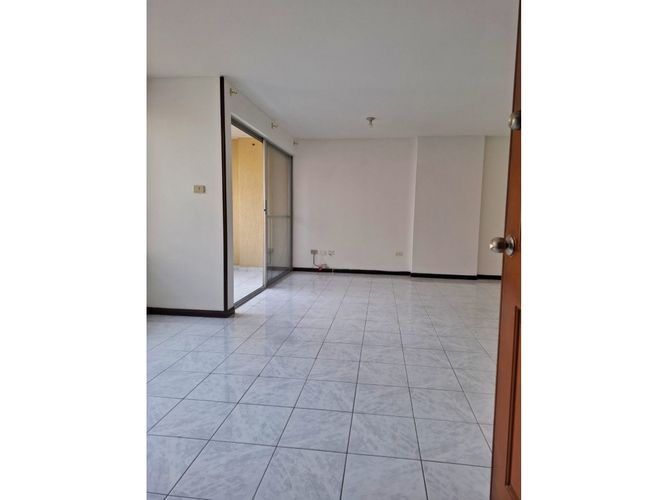 Apartamento de 3 alcobas en venta en Sector La Luisa Bella Suiza, Cali, 84 m² · foto 5 de 18