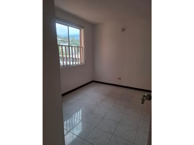Apartamento de 3 alcobas en venta en Sector La Luisa Bella Suiza, Cali, 84 m² · foto 10 de 18