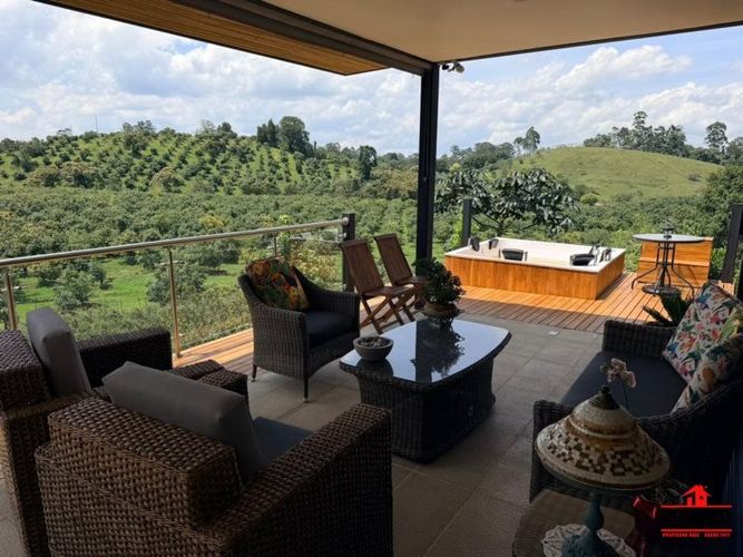 Casa de 3 alcobas en venta en Centro, Rionegro, 280 m² · foto 4 de 24