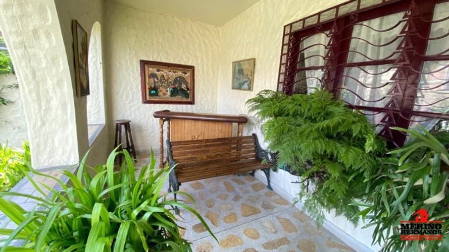 Casa de 5 alcobas en arriendo en Urbanizacion Loyola, Medellín, 487 m² · foto 3 de 23
