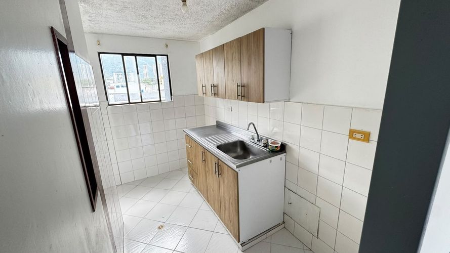 Apartamento de 4 alcobas en venta en Conjunto Residencial Artemisa, Bucaramanga, 84 m² · foto 3 de 19