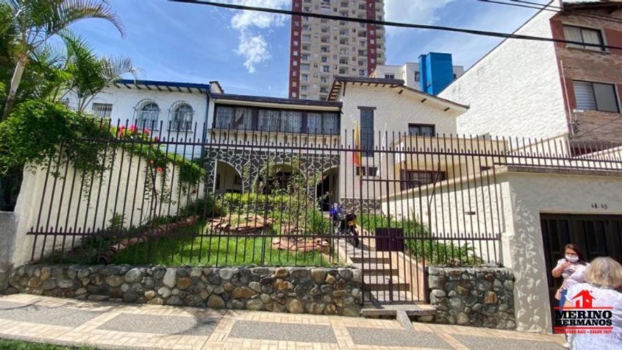Casa de 5 alcobas en arriendo en Urbanizacion Loyola, Medellín, 487 m² · foto 13 de 23