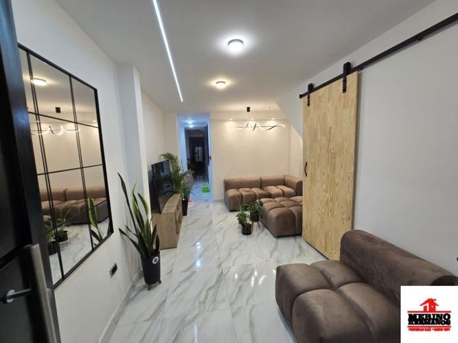 Casa de 4 alcobas en venta en San Isidro, Medellín, 200 m² · foto 2 de 24