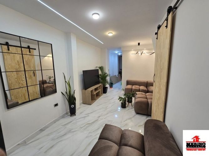 Casa de 4 alcobas en venta en San Isidro, Medellín, 200 m² · foto 3 de 24