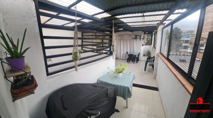 Casa de 4 alcobas en venta en San Isidro, Medellín, 200 m² · foto 22 de 24