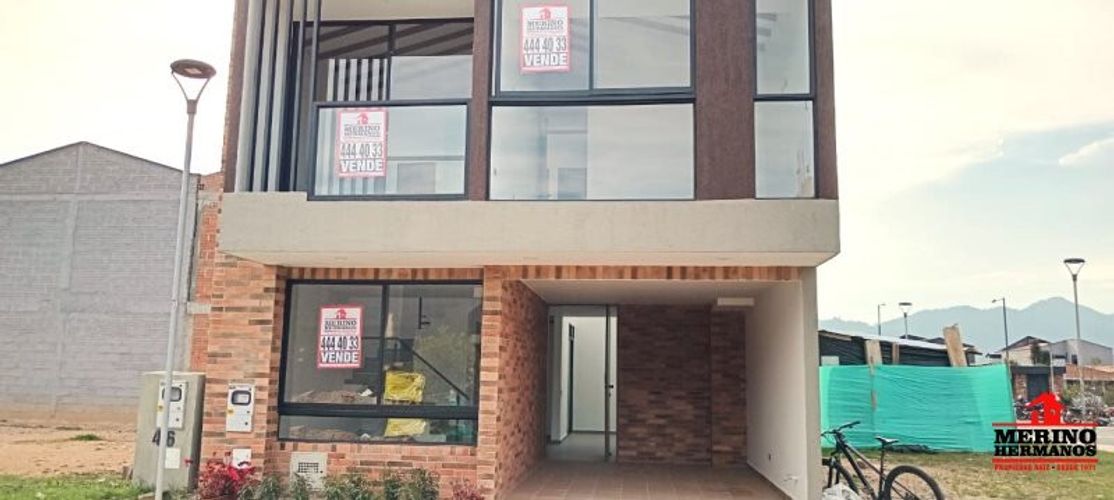 Casa de 3 alcobas en venta en El Tambo, La Ceja, 147 m² · foto 2 de 24