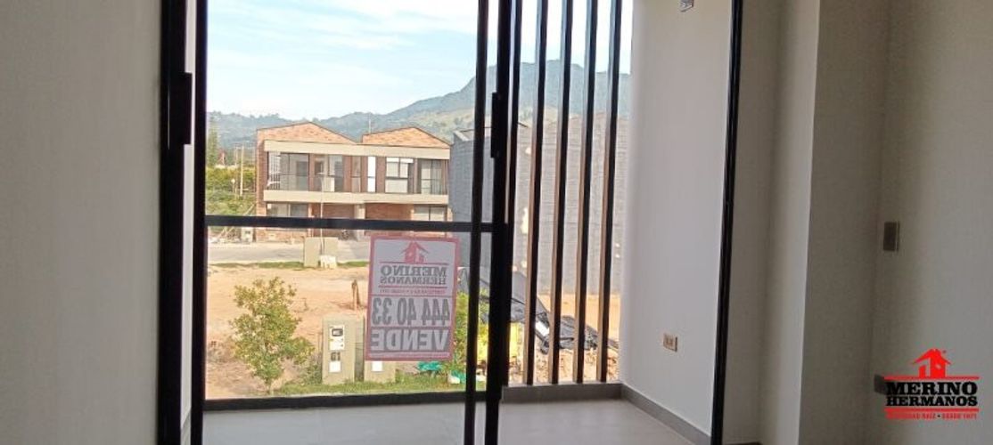 Casa de 3 alcobas en venta en El Tambo, La Ceja, 147 m² · foto 11 de 24
