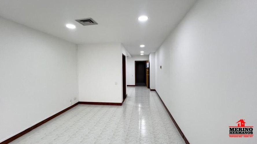 Oficina en arriendo en La Aguacatala, Medellín, 48 m² · foto 2 de 12