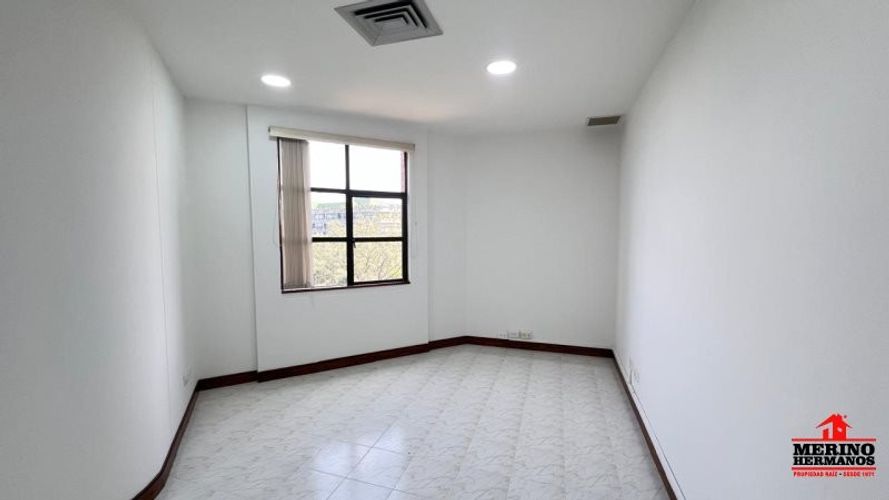 Oficina en arriendo en La Aguacatala, Medellín, 48 m² · foto 6 de 12