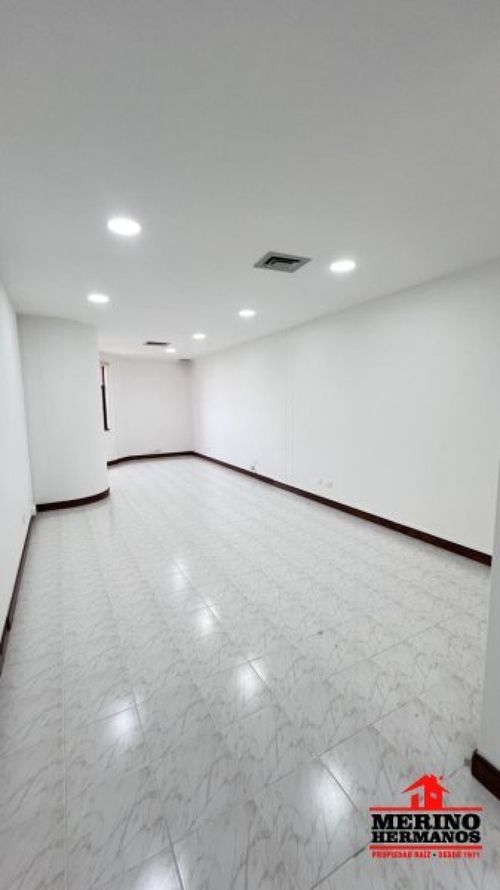 Oficina en arriendo en La Aguacatala, Medellín, 48 m² · foto 9 de 12