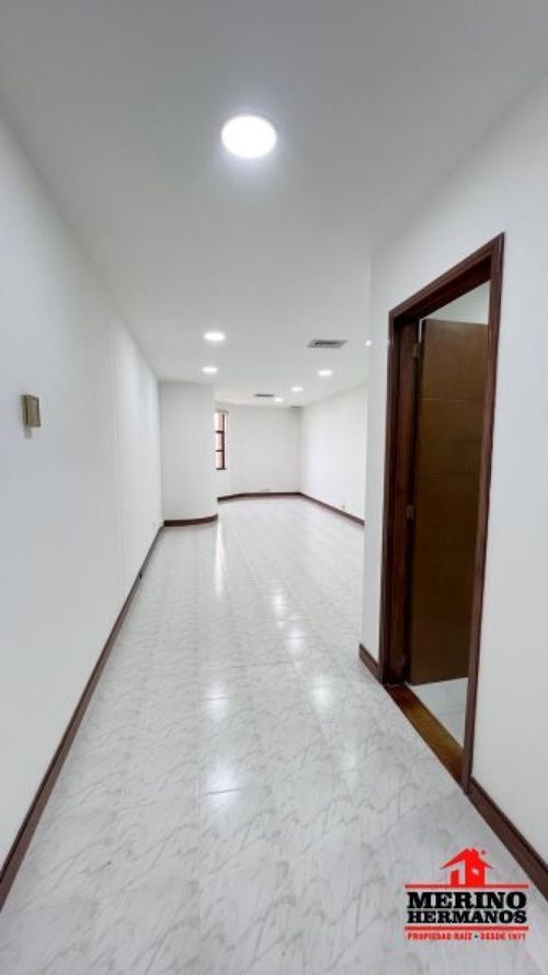 Oficina en arriendo en La Aguacatala, Medellín, 48 m² · foto 11 de 12