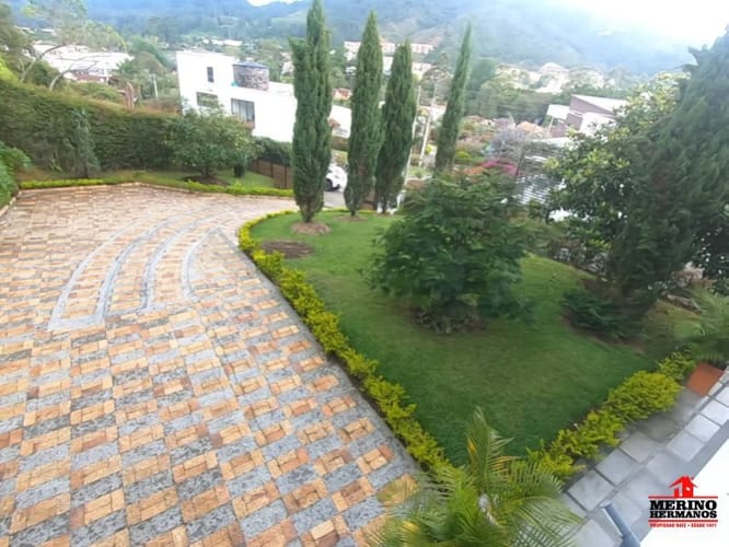 Casa de 3 alcobas en venta en El Retiro, 258 m² · foto 3 de 24