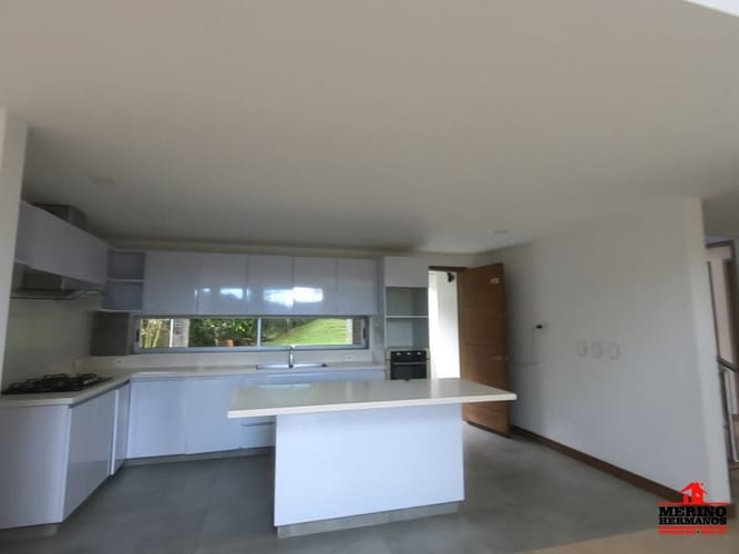 Casa de 3 alcobas en venta en El Retiro, 258 m² · foto 8 de 24