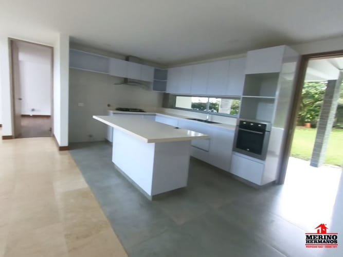 Casa de 3 alcobas en venta en El Retiro, 258 m² · foto 9 de 24