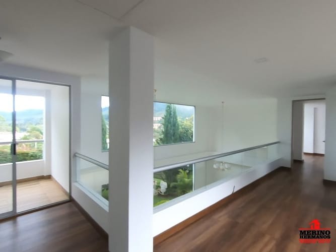 Casa de 3 alcobas en venta en El Retiro, 258 m² · foto 23 de 24