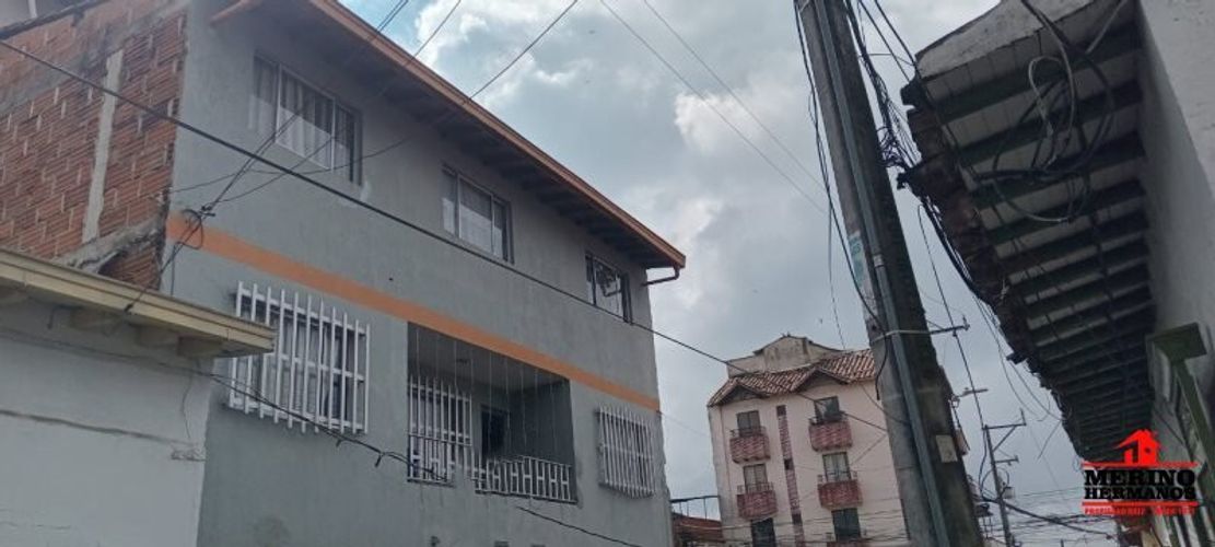 Casa de 4 alcobas en venta en Centro, Rionegro, 250 m² · foto 2 de 22