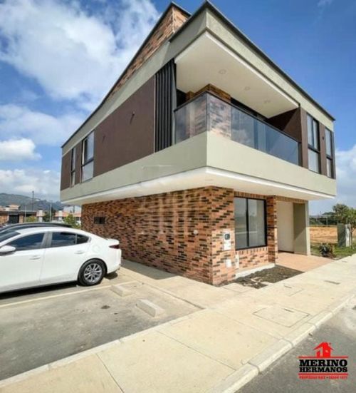 Casa de 3 alcobas en venta en Lomitas, La Ceja, 173 m² · foto 2 de 9