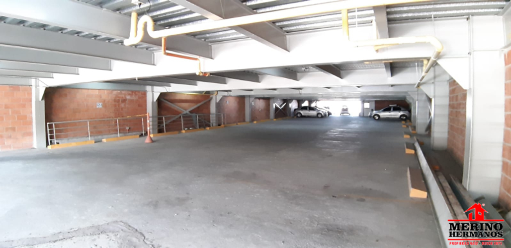 Local en arriendo en Centro, Rionegro, 500 m² · foto 2 de 9