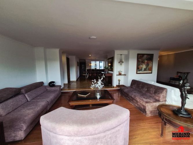 Apartamento de 4 alcobas en venta en El Poblado, Medellín, 212 m² · foto 3 de 24