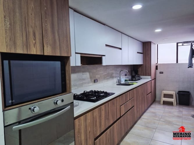 Apartamento de 4 alcobas en venta en El Poblado, Medellín, 212 m² · foto 5 de 24