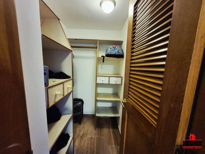 Apartamento de 4 alcobas en venta en El Poblado, Medellín, 212 m² · foto 17 de 24