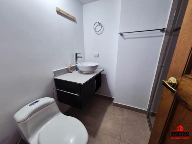 Apartamento de 4 alcobas en venta en El Poblado, Medellín, 212 m² · foto 21 de 24
