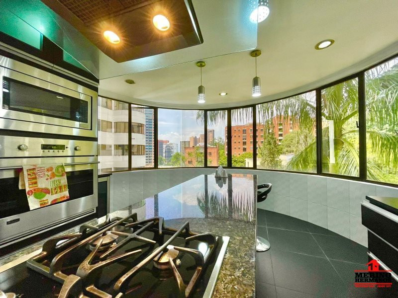 Apartamento en venta en El Poblado, Medellín · foto 11 de 24