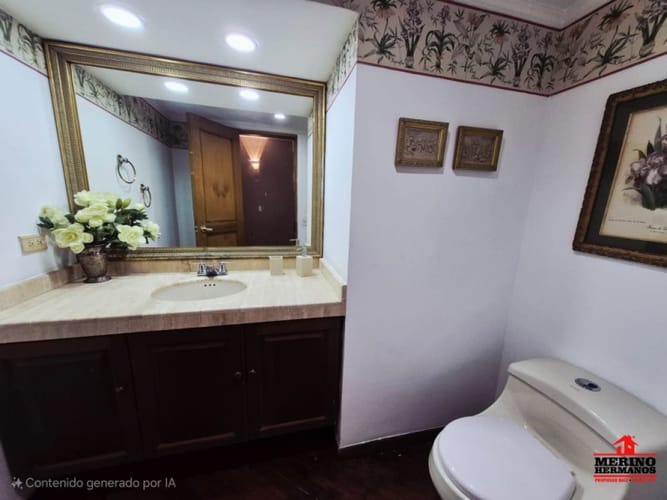 Apartamento de 4 alcobas en venta en El Poblado, Medellín, 212 m² · foto 22 de 24