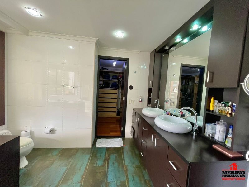 Apartamento en venta en El Poblado, Medellín · foto 20 de 24
