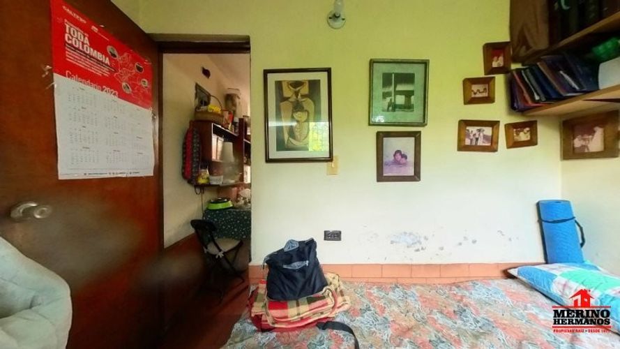 Casa de 6 alcobas en venta en Estadio, Medellín, 162 m² · foto 11 de 24
