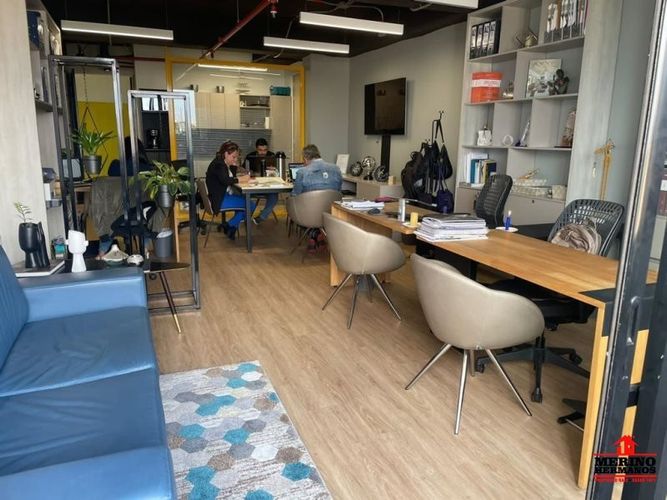 Oficina en venta en Cuarta Brigada, Medellín, 50 m² · foto 2 de 16