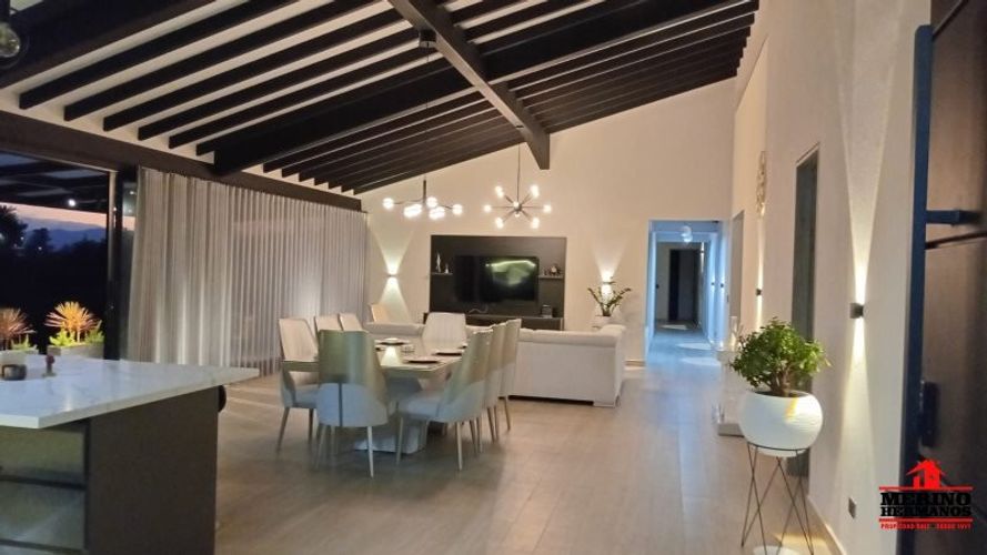 Casa de 7 alcobas en venta en Santa Ana, Rionegro, 400 m² · foto 2 de 24