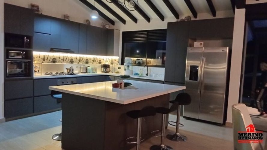 Casa de 7 alcobas en venta en Santa Ana, Rionegro, 400 m² · foto 8 de 24