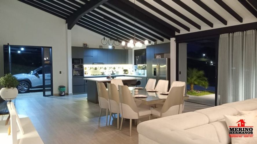 Casa de 7 alcobas en venta en Santa Ana, Rionegro, 400 m² · foto 10 de 24