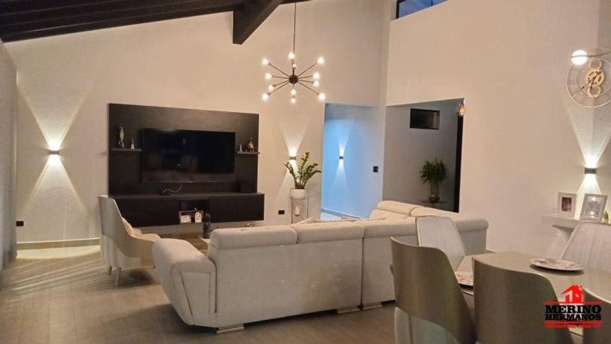 Casa de 7 alcobas en venta en Santa Ana, Rionegro, 400 m² · foto 11 de 24