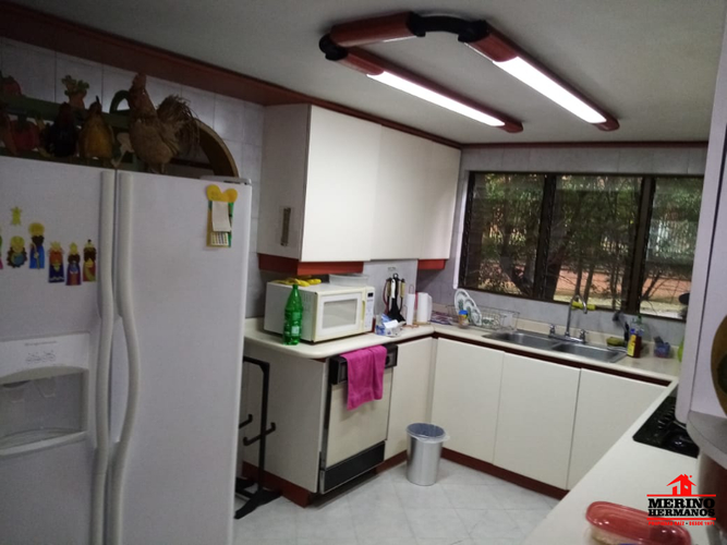 Apartamento de 4 alcobas en venta en El Poblado, Medellín, 262 m² · foto 11 de 22