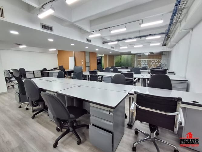 Oficina en venta en Castropol, Medellín, 172 m² · foto 2 de 10