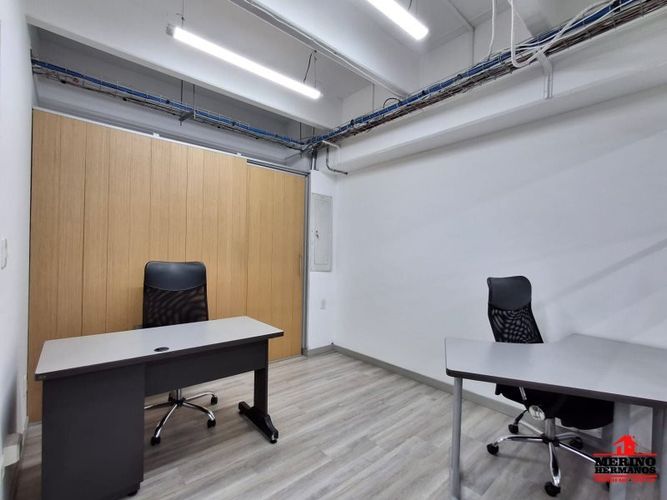 Oficina en venta en Castropol, Medellín, 172 m² · foto 8 de 10