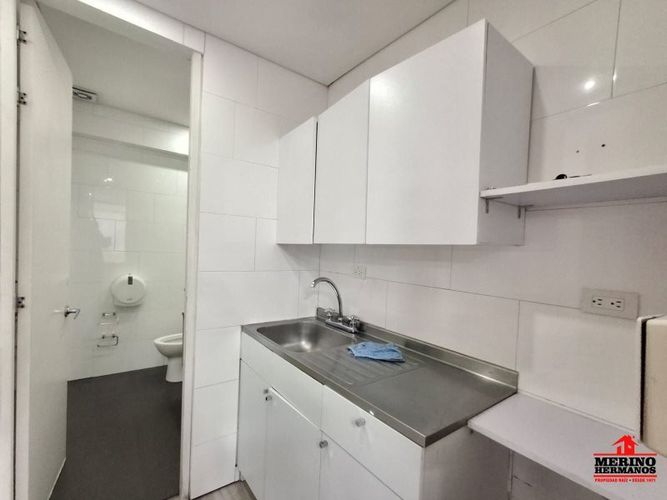 Oficina en venta en Castropol, Medellín, 172 m² · foto 9 de 10