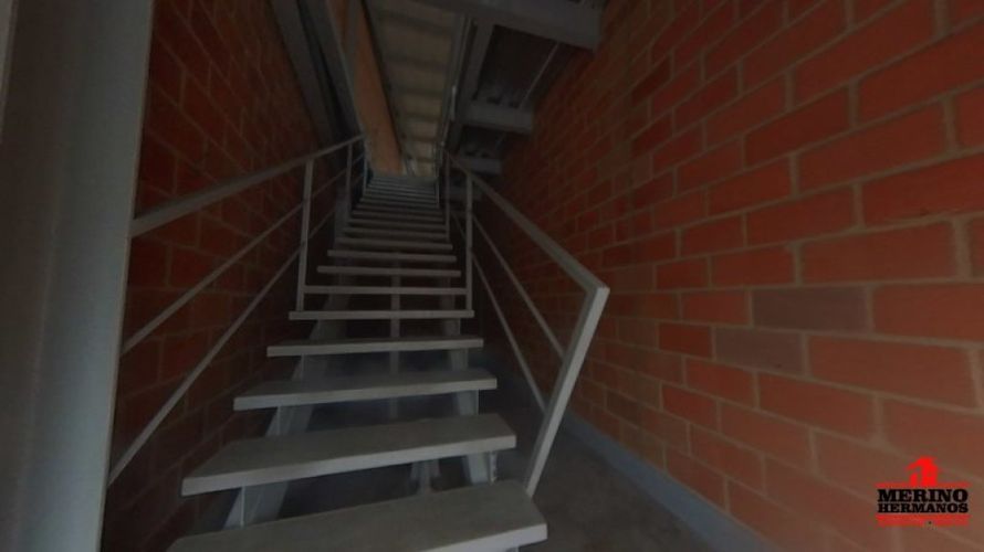 Bodega en arriendo en La América, Medellín, 350 m² · foto 7 de 17