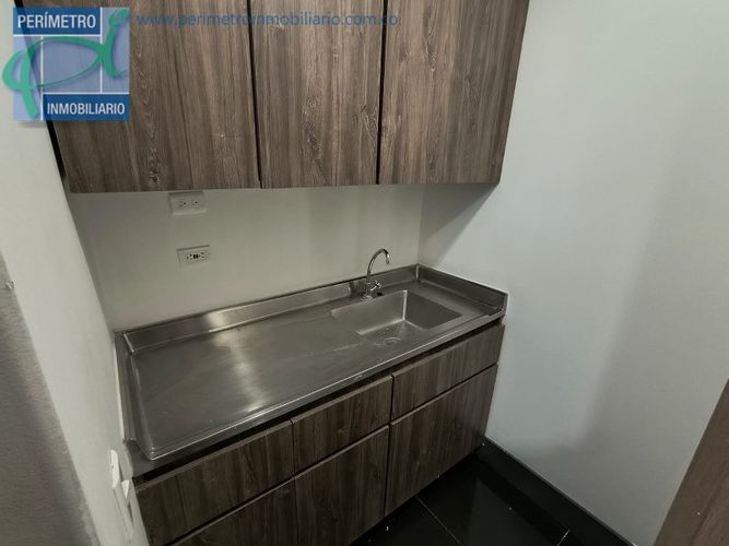 Oficina en arriendo en Milla De Oro, Medellín, 53 m² · foto 3 de 9