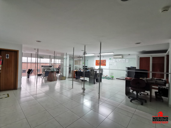 Bodega en venta en El Poblado, Medellín, 2372 m² · foto 5 de 9