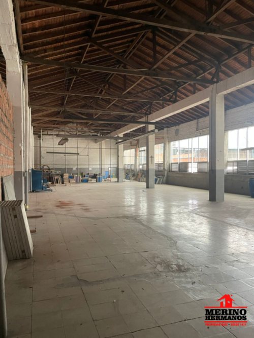 Bodega en venta en El Poblado, Medellín, 2372 m² · foto 7 de 9