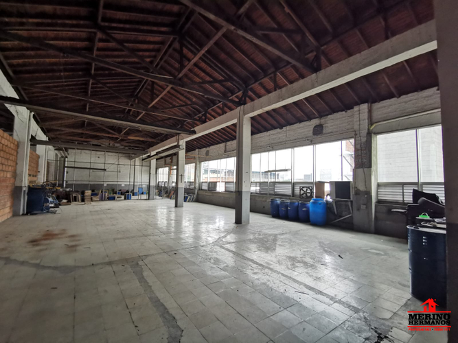 Bodega en venta en El Poblado, Medellín, 2372 m² · foto 8 de 9